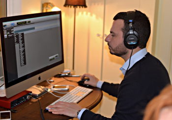 Mario Gentili bei der Arbeit / DAS BAND IST NICHT GERISSEN © Jahr Lanapul Film