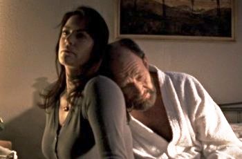 Manuela (Christine Neubauer) und Kobala (Michael Mendl) in: Ein schöner Tag © 2005 Lanapul Film