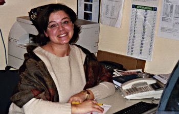 Alba Nardone in ihrem Büro / EIN SCHÖNER TAG © 2005 Lanapul Film