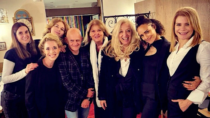 Nomination ”Prix New German Cinema” (International Hofer Filmtage 2021). German premiere in Hof. The actresses with director and co-author / co-producer: (from left to right): Mirijam Verena Sucic, Josefina Vilsmaier, Valentina Suca, Jörg Schnitger, Brigitte Drodtloff, Ute Bronder, Salber Lee Williams, Silke Popp. Photo: Luisa Heldt. Los(ge)lassen © 2021 Triarte International & Schnitger Film, Anne Nikitin Music Limited